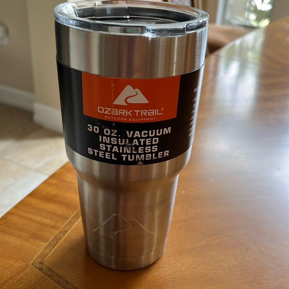 Unused 30 oz vacuum insulated stainless steel tumbler.